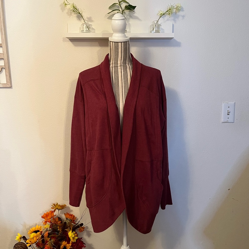 Eddie Bauer red shawl. Size L.❤️